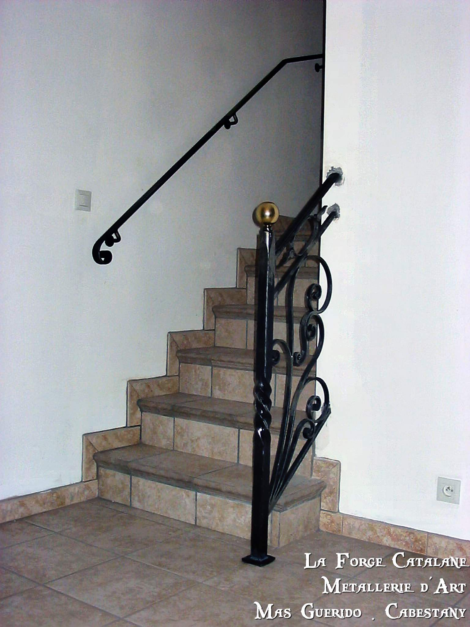 rampant boule torsade volutes ouvrage main courante avec crosse de finition forge catalane 1.jpg